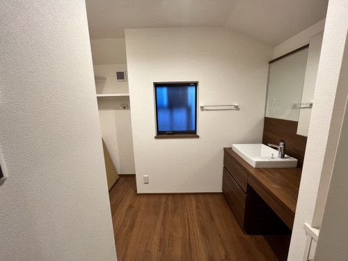脱衣室の洗面台